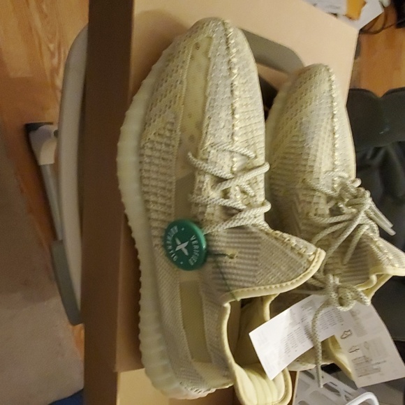 Yeezy boost 350 V2. Antila. - Picture 2 of 2